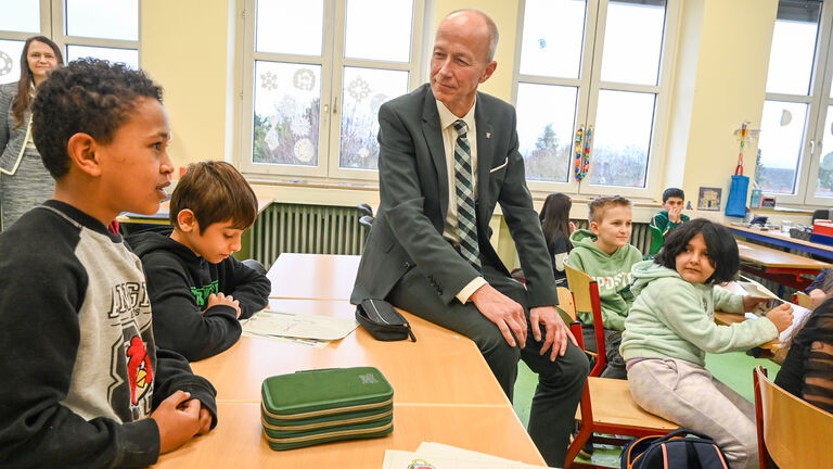 Armin Schwarz besucht Lotteschule in Wetzlar 